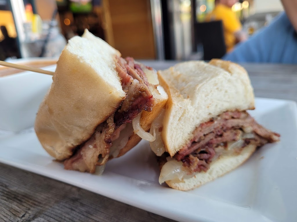 Moose Mcguires Orleans | 4025 Innes Rd, Orléans, ON K1C 6V3, Canada | Phone: (613) 830-3334