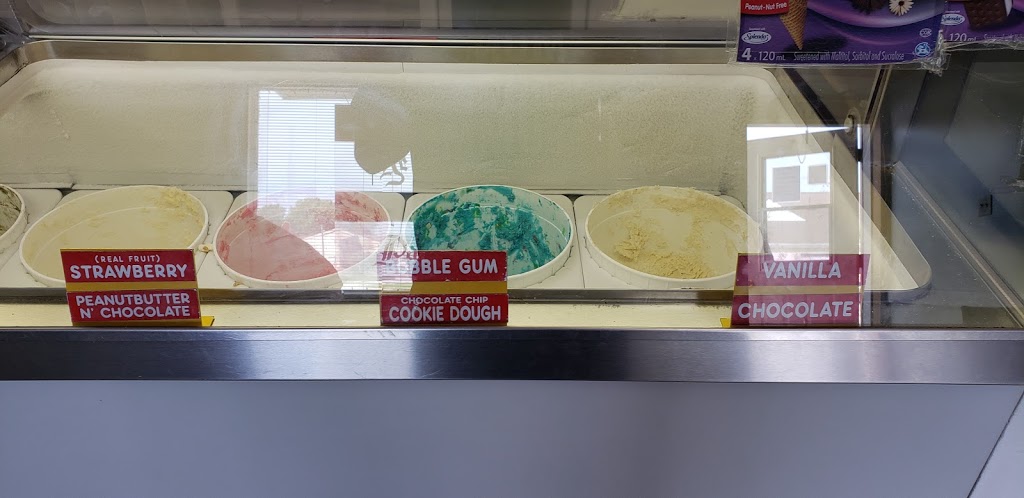 Ye Olde Ice Cream Parlor | 96 3 Ave, Gimli, MB R0C 1B0, Canada | Phone: (204) 642-7561
