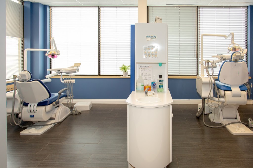 Fairway Dental Clinic | 385 Fairway Rd S Unit # 203, Kitchener, ON N2C 2N9, Canada | Phone: (519) 893-9494