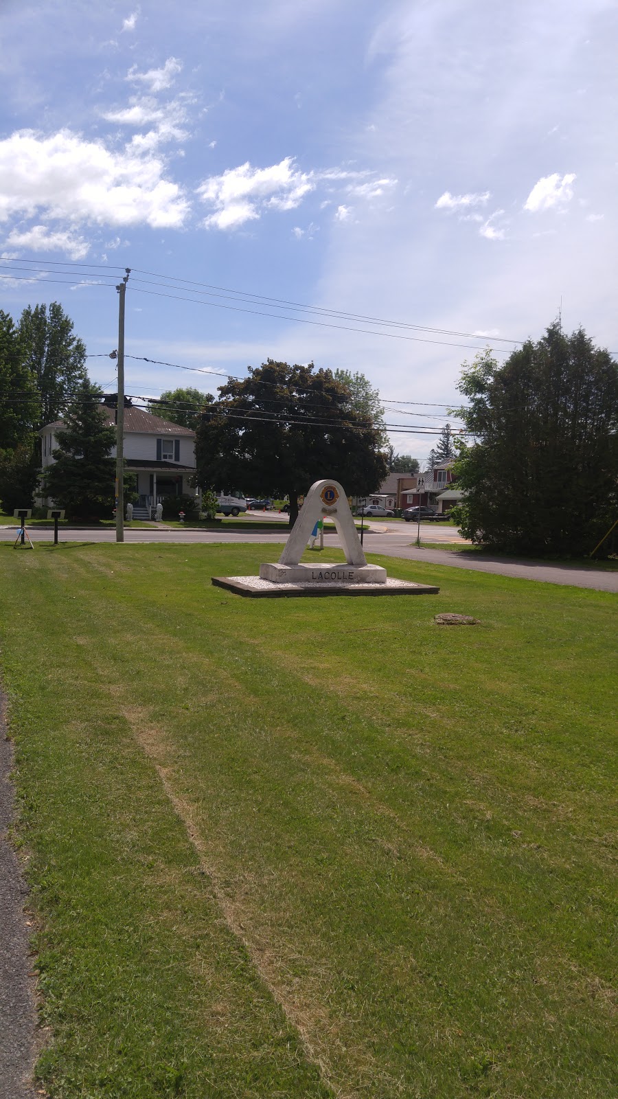 Presbytere Notre Dame Du Mont Carmel | 27 Rue de lÉglise N, Lacolle, QC J0J 1J0, Canada | Phone: (450) 246-3836
