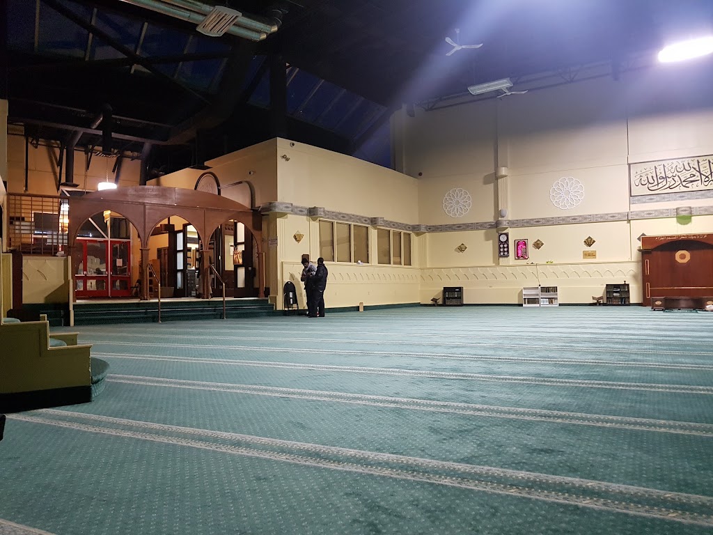 Assalam Mosque Corporation | 2335 St. Laurent Blvd #100, Ottawa, ON K1G 5G6, Canada | Phone: (613) 739-3939