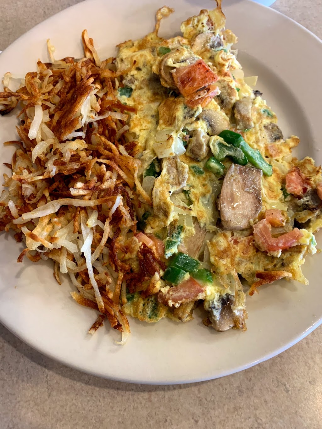 Theos Family Restaurant | 1669 Range Rd, Kimball, MI 48074, USA | Phone: (810) 364-1199