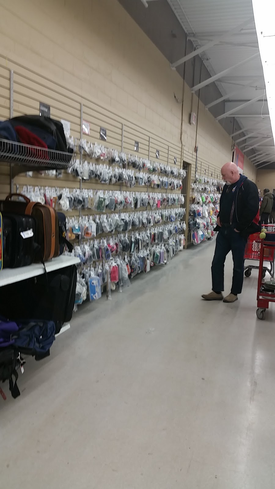 Value Village | 214 Silvercreek Pkwy N, Guelph, ON N1H 7P8, Canada | Phone: (519) 821-9994