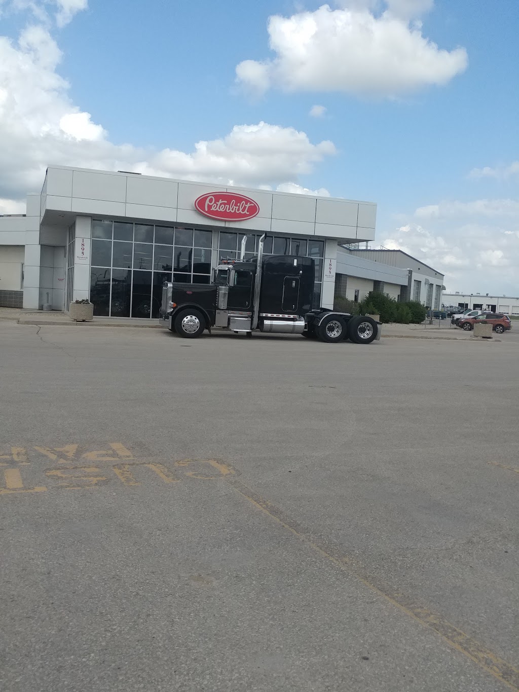 Peterbilt Manitoba | 1895 Brookside Blvd, Winnipeg, MB R2R 2Y3, Canada | Phone: (204) 633-0071