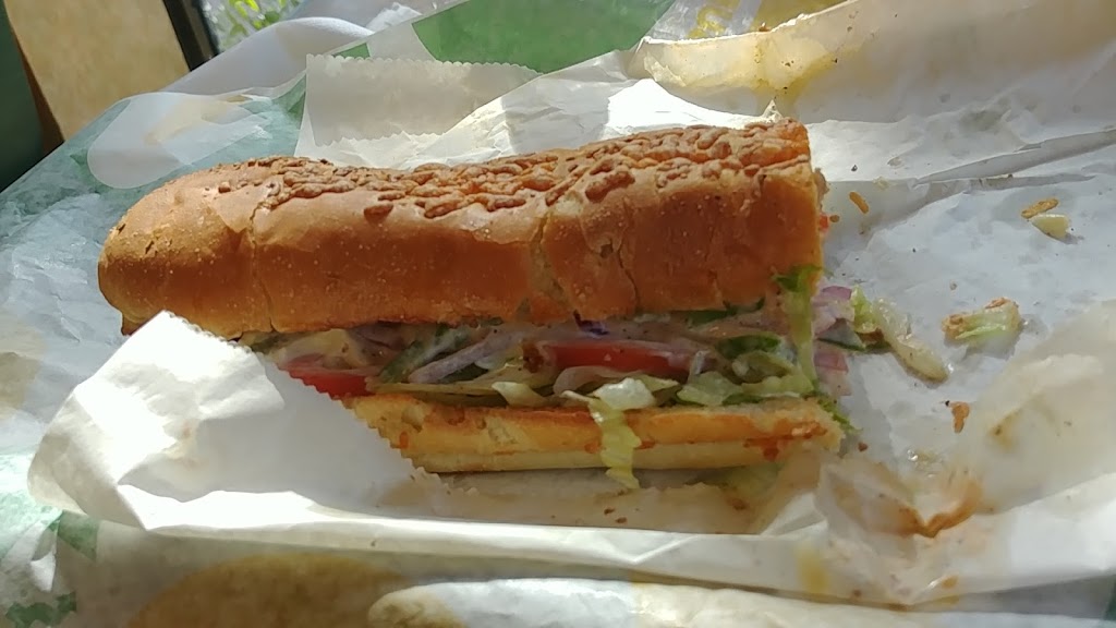 Subway | 840 Sargeant Ave Unit B, Winnipeg, MB R3E 0C4, Canada | Phone: (204) 783-9588