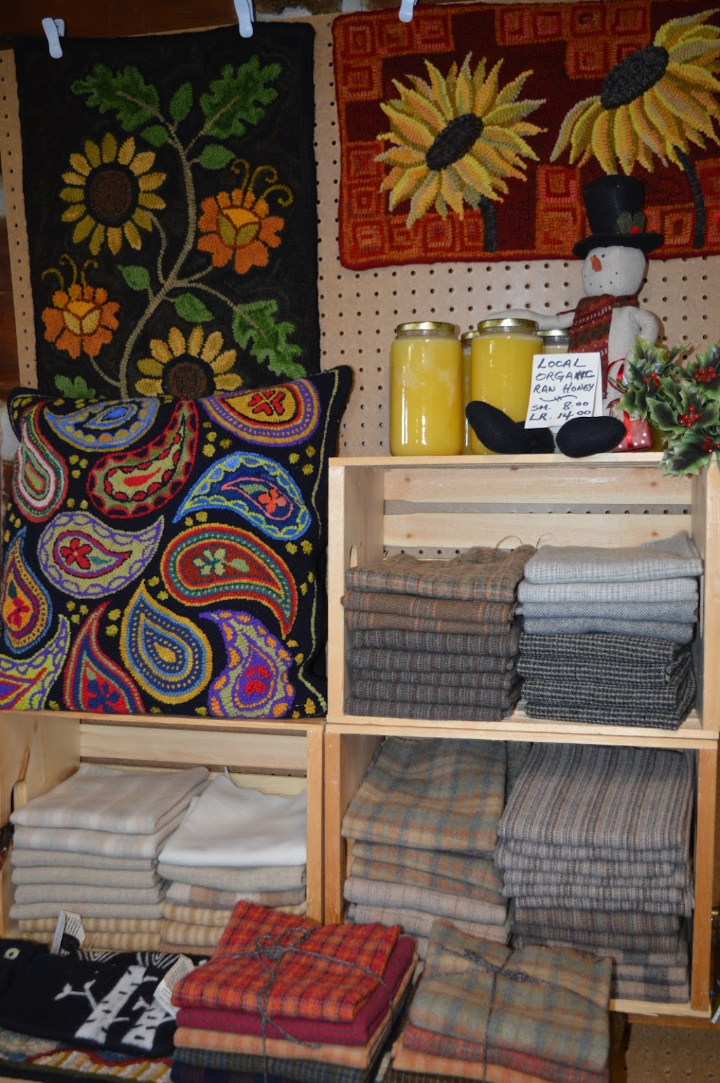 Martina Lesar Hooked Rug Studio | 16311 Mississauga Rd, Terra Cotta, ON L7C 1X8, Canada | Phone: (905) 838-3022