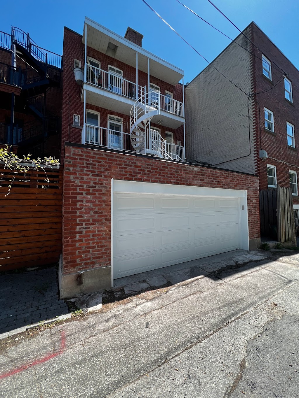 Porte de Garage Pierrefonds Garage Door | 5357 Rue des Maçons, Pierrefonds, QC H8Z 2X9, Canada | Phone: (514) 700-0282