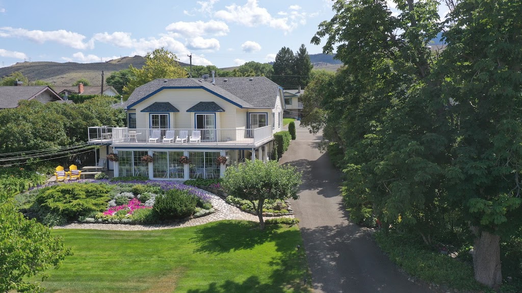 Lakeside Country Inn | 7001 Savona Access Rd, Savona, BC V0K 2J0, Canada | Phone: (250) 373-2528