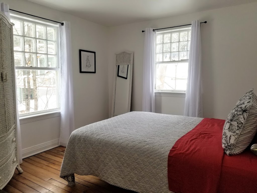North Hatley Relax 2 | 113 Rue Mckay, North Hatley, QC J0B 2C0, Canada | Phone: (514) 772-1718