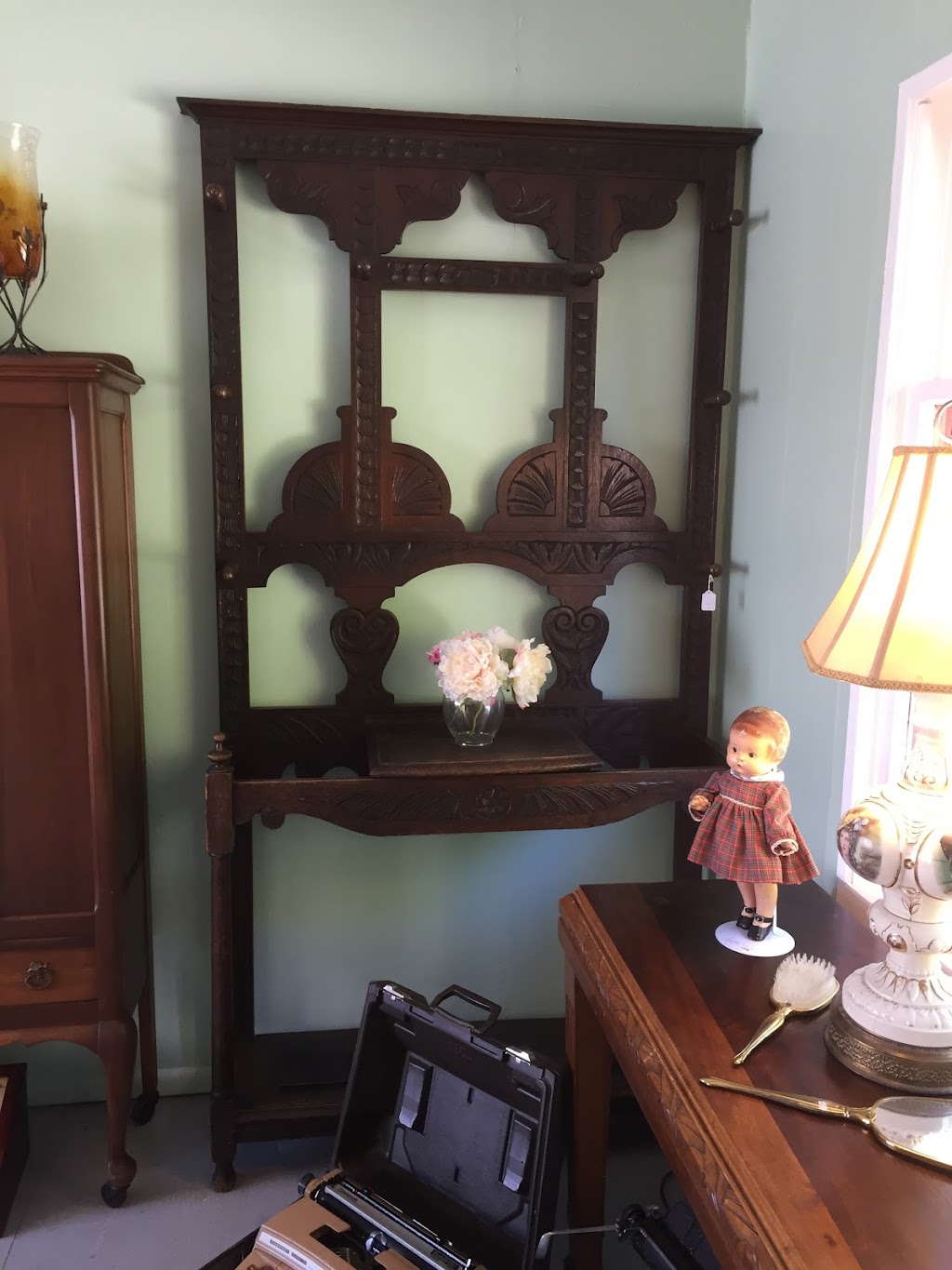 Treasures, Curios & RV Park | 2771 Old Alberni Hwy, Qualicum Beach, BC V9K 1X1, Canada | Phone: (250) 927-3434