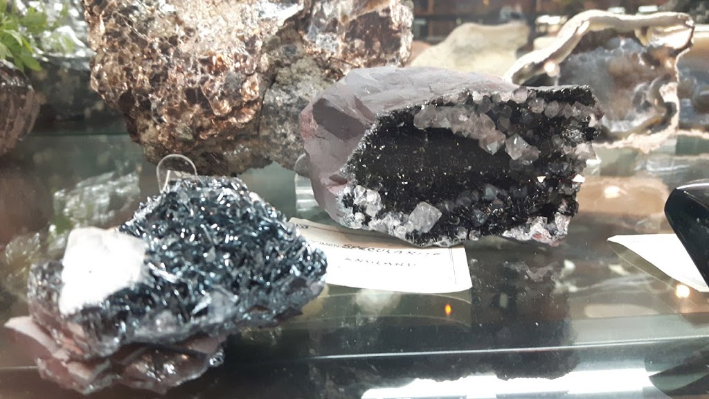 Fraser Valley Mineral Museum | 53560 Bridal Falls Rd, Rosedale, BC V0X 1X1, Canada | Phone: (604) 794-3003