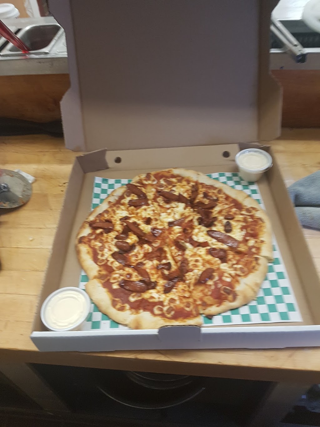 Taps Pizza & Wings | 9281 Beachwood Rd, Collingwood, ON L9Y 3Z1, Canada | Phone: (705) 445-1444