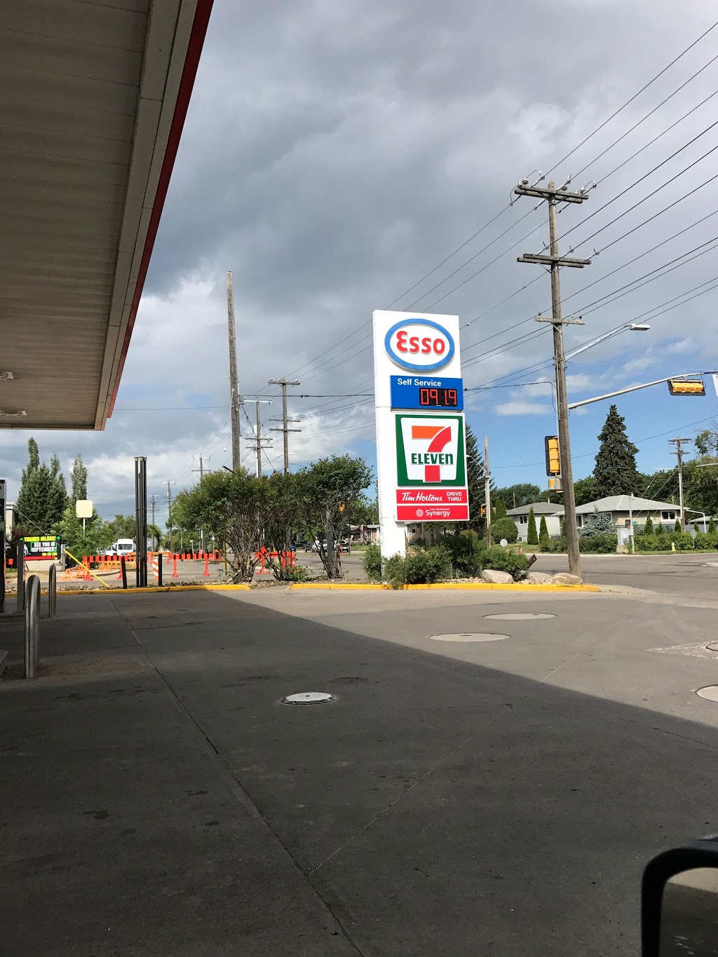 ESSO 7-Eleven 37827 | 9655 63 Ave NW, Edmonton, AB T6E 0G2, Canada | Phone: (780) 508-0155