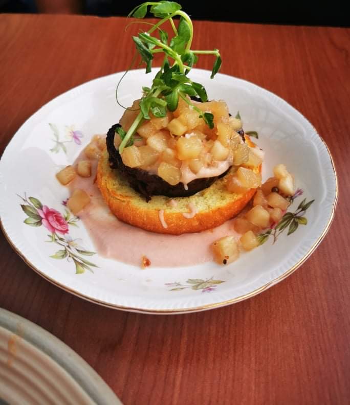 Restaurant La Maison Du Coin | 454 Chem. des Patriotes, Québec J0H, Canada | Phone: (450) 584-3112