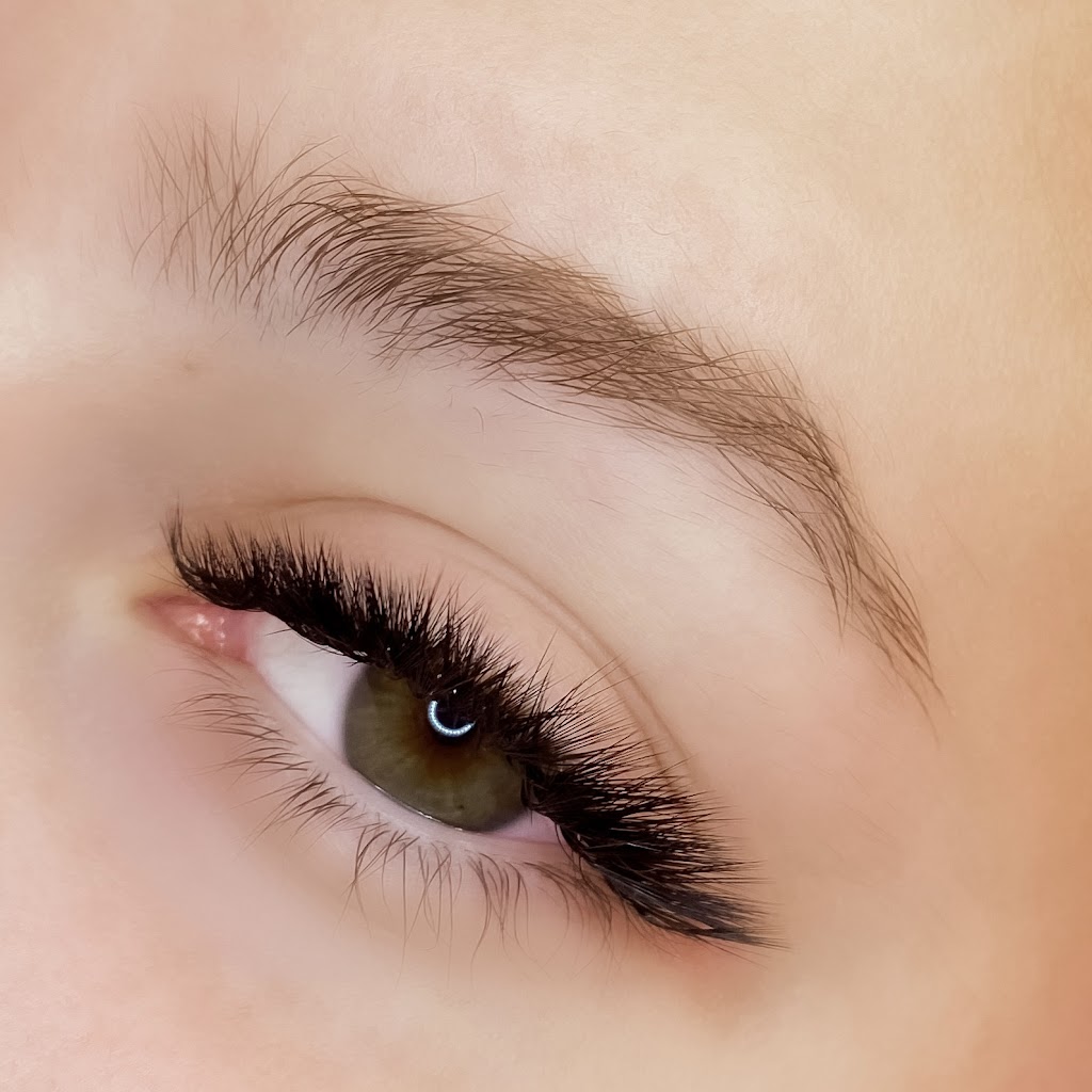 Carlenes Lashes | 64 Huntington Crescent, Courtice, ON L1E 3C7, Canada | Phone: (905) 439-2522