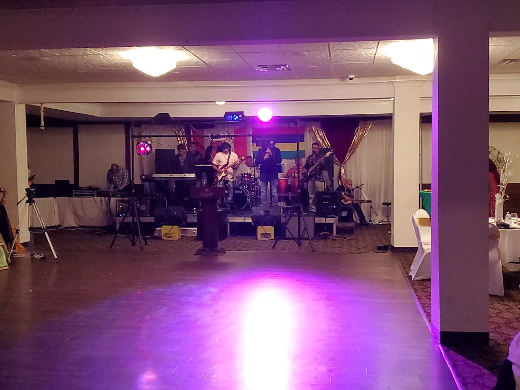 The Majestic Palace Edmonton | 12340 Fort Rd NW, Edmonton, AB T5B 4H5, Canada | Phone: (780) 782-0572