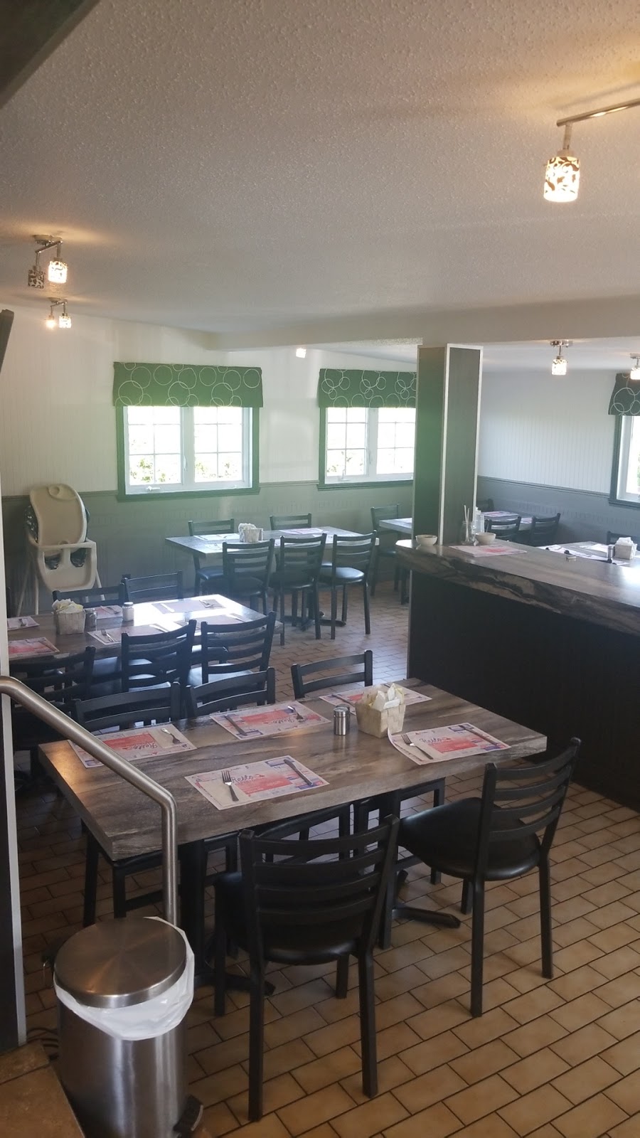 Resto Les PTits Delices | 430 204 Rte, Saint-Ludger, QC G0M 1W0, Canada | Phone: (819) 548-5409