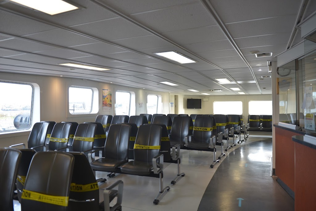 Rivière-du-Loup Terminal | 199 Rue Hayward, Rivière-du-Loup, QC G5R 3Y8, Canada | Phone: (418) 862-5094