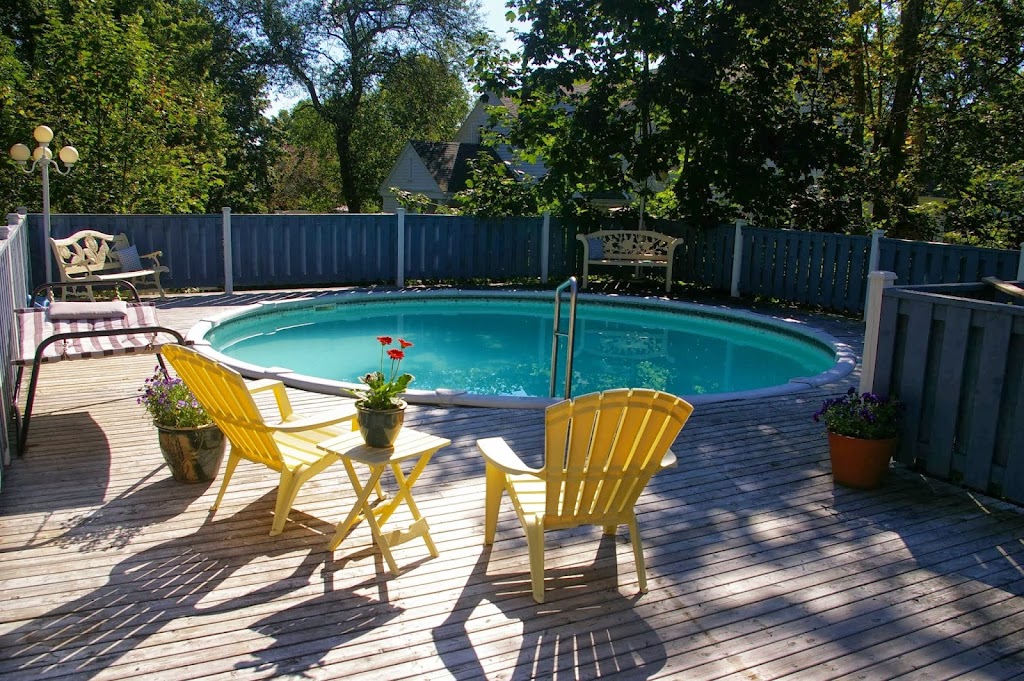 Dawson House Bed & Breakfast | 122 N River Rd, Charlottetown, PE C1A 3K8, Canada | Phone: (902) 628-3886