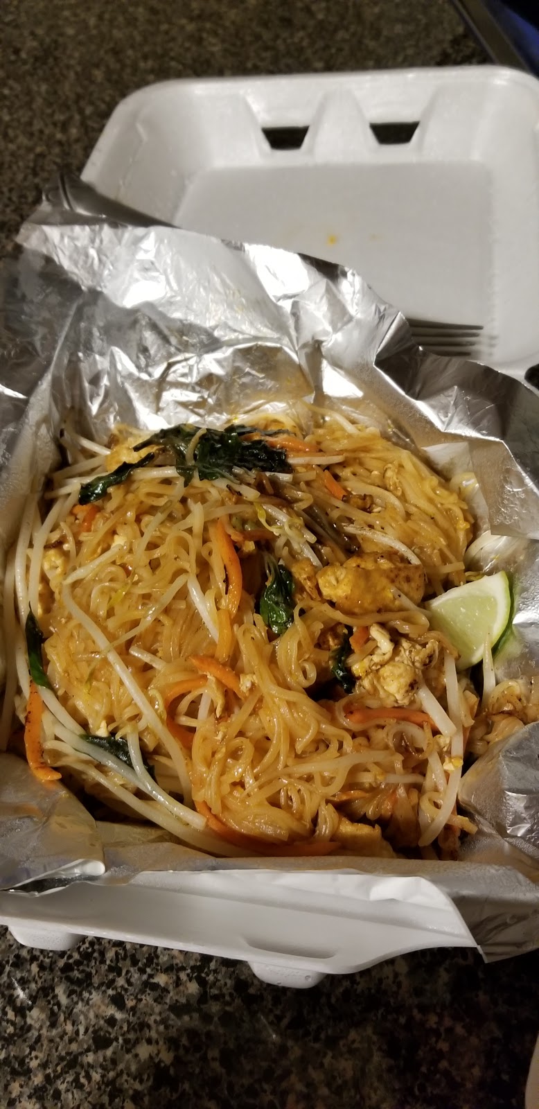 Pho Metro | 836 Brock St N, Whitby, ON L1N 4J5, Canada | Phone: (905) 493-7988