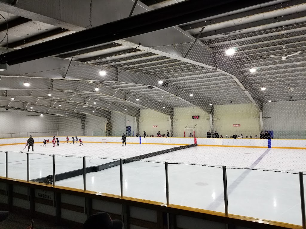 Oak Bluff Recreation Club | 101-123 MacDonald Rd 6 E, Oak Bluff, MB R4G 0B2, Canada | Phone: (442) 272-1073