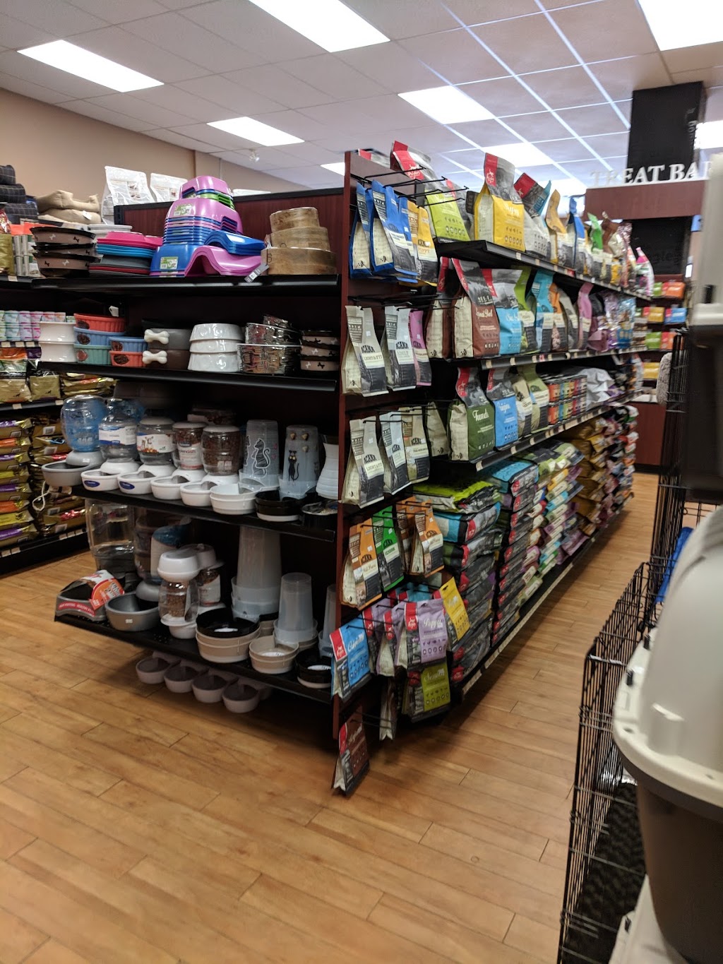 Bosleys by Pet Valu | 280 East Island Hwy E, Parksville, BC V9P 2G6, Canada | Phone: (250) 248-2673