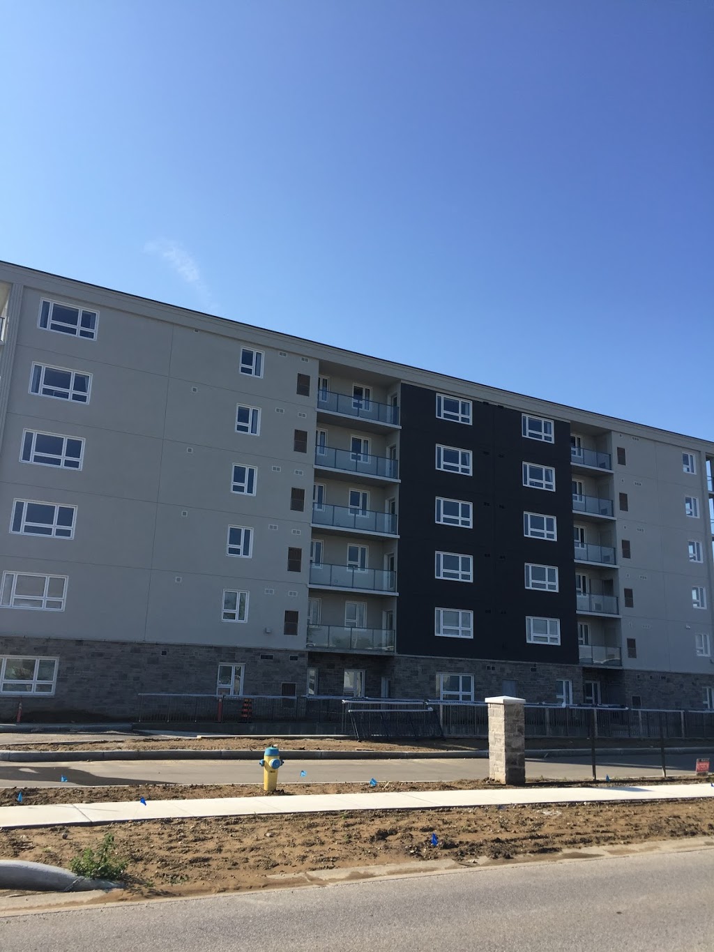 Seacliff Heights | 24 Seacliff Dr E #405, Leamington, ON N8H 0C2, Canada | Phone: (844) 747-0542