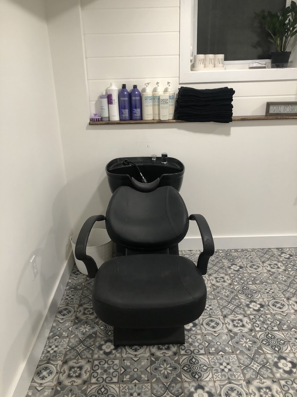 Comb Hair Studio | 147 Spatinow Dr, Wetaskiwin, AB T9A 1W3, Canada | Phone: (780) 387-8022