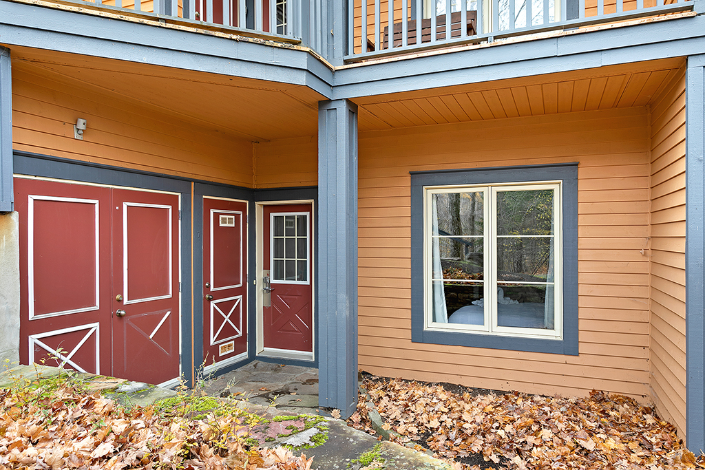 Le Manoir 106-7 by Escapades Tremblant | 7-106 Chemin des Quatre-Sommets, Mont-Tremblant, QC J8E 1C6, Canada | Phone: (877) 352-6626