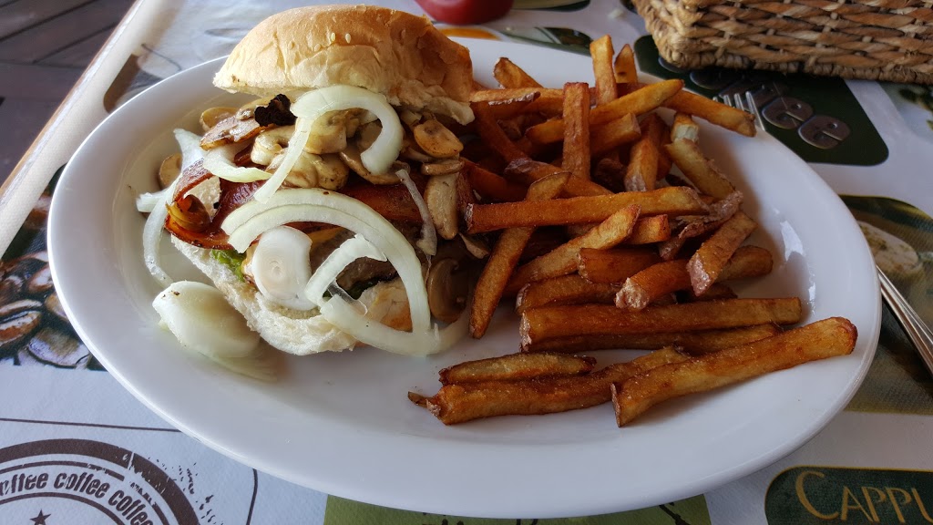 Country Porch | 989 Murray Ave, Winnipeg, MB R2P 2V4, Canada | Phone: (204) 487-6724