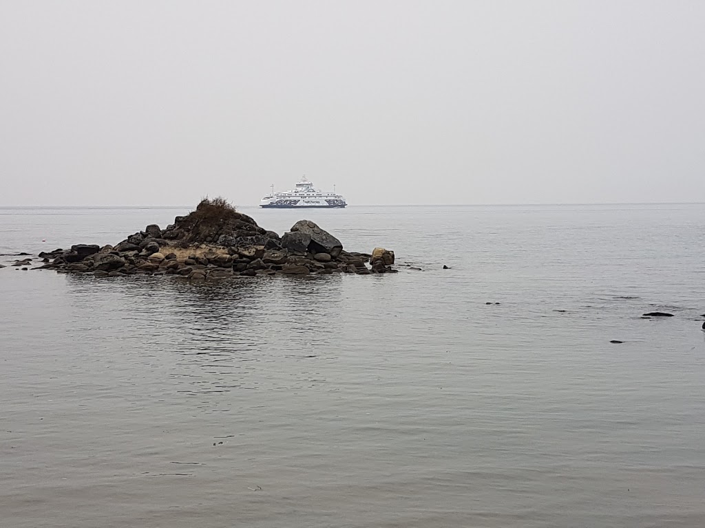 A+ Guesthouse on Bayview | 504 Bayview Dr, Mayne Island, BC V0N 2J1, Canada | Phone: (250) 539-5526