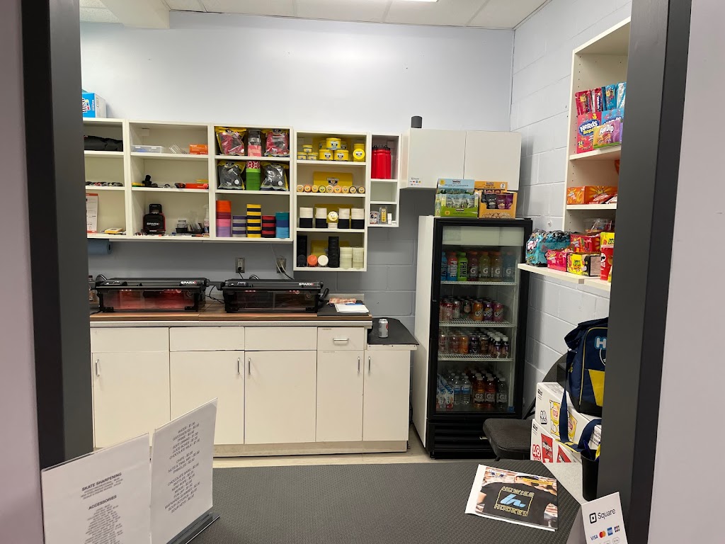 The Village Pro Shop - Manotick | 5572 Dr Leach Dr, Manotick, ON K4M 1C8, Canada | Phone: (613) 263-2858