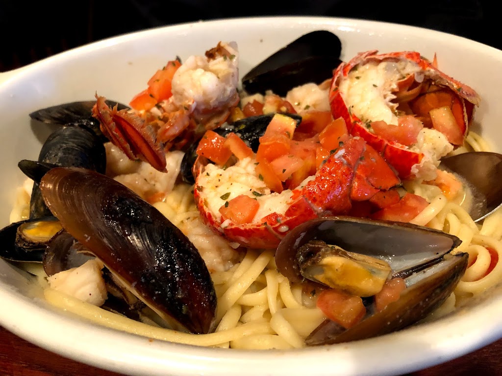 Red Lobster | 790 Burnhamthorpe Rd W, Mississauga, ON L5C 3X3, Canada | Phone: (905) 848-8477