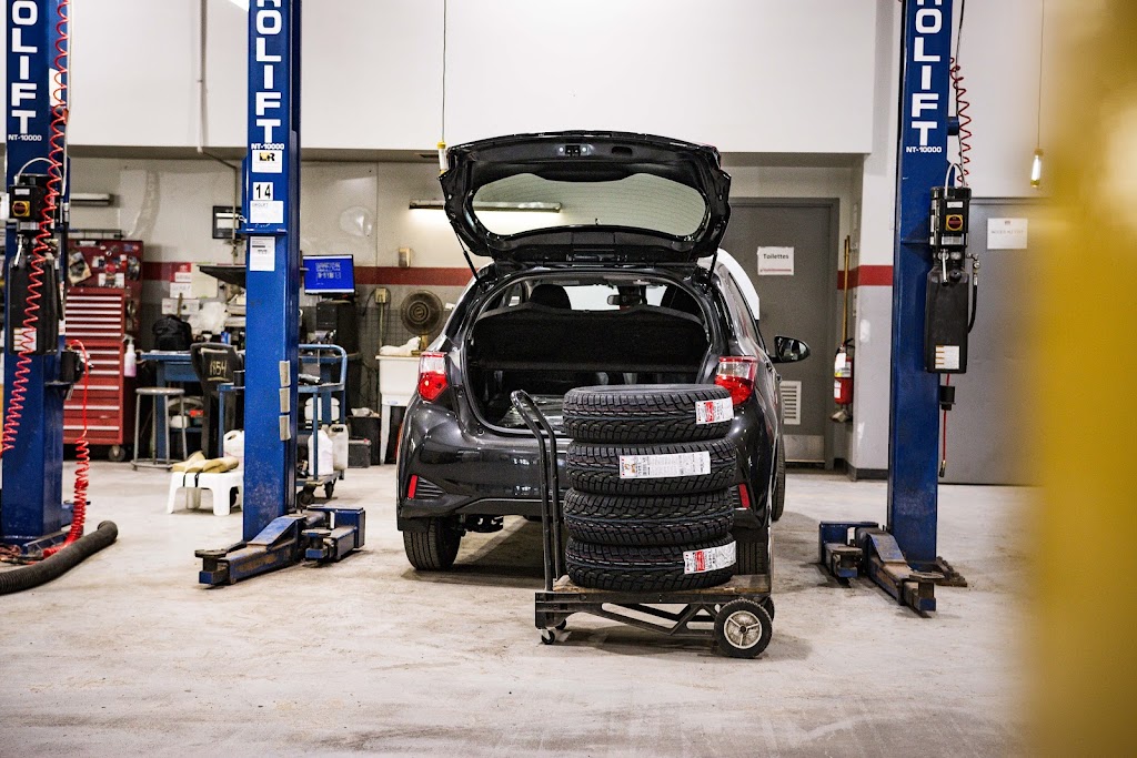 Toyota Montréal-Nord - Pièces et Services | 6767 Boul Henri-Bourassa E, Montréal-Nord, QC H1G 2V6, Canada | Phone: (514) 329-0909