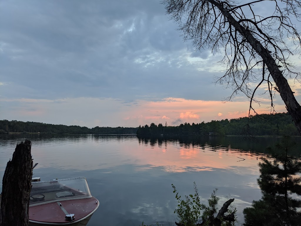 Riverland Lodge & Camp | 25141 ON-60, Madawaska, ON K0J 2C0, Canada | Phone: (613) 637-5338