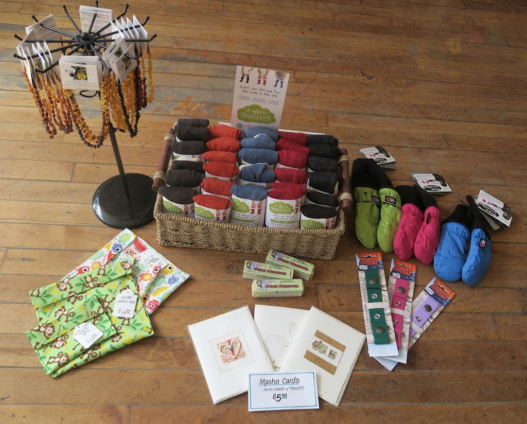Bumbleberry Kids | 1584 Queen St E, Toronto, ON M4L 1G1, Canada | Phone: (416) 691-5556
