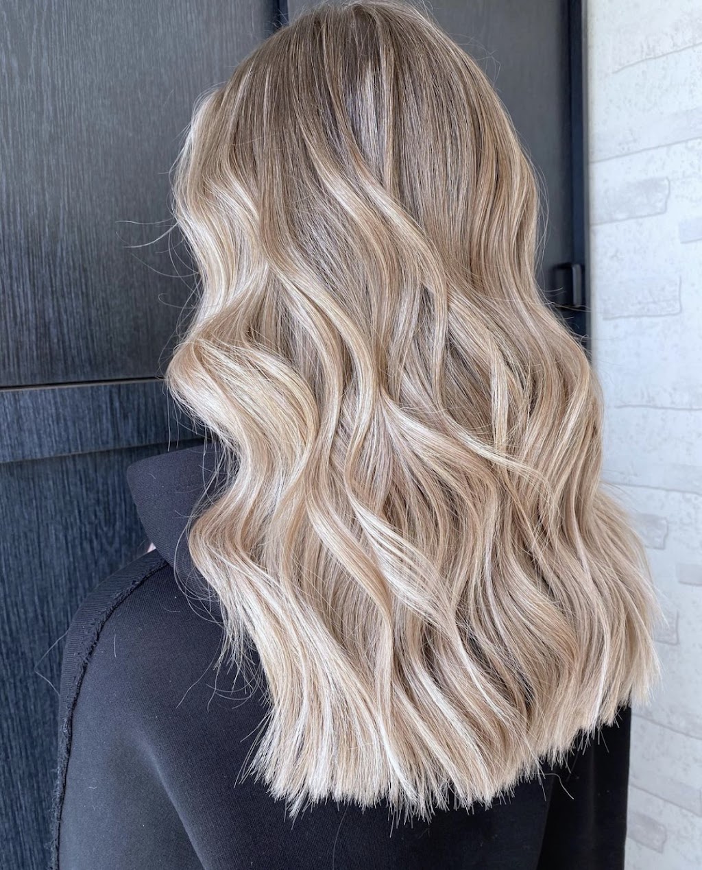 Rapuncel Hairstyle | 1050 Rue Crevier, Saint-Laurent, QC H4L 2W7, Canada | Phone: (514) 829-0496
