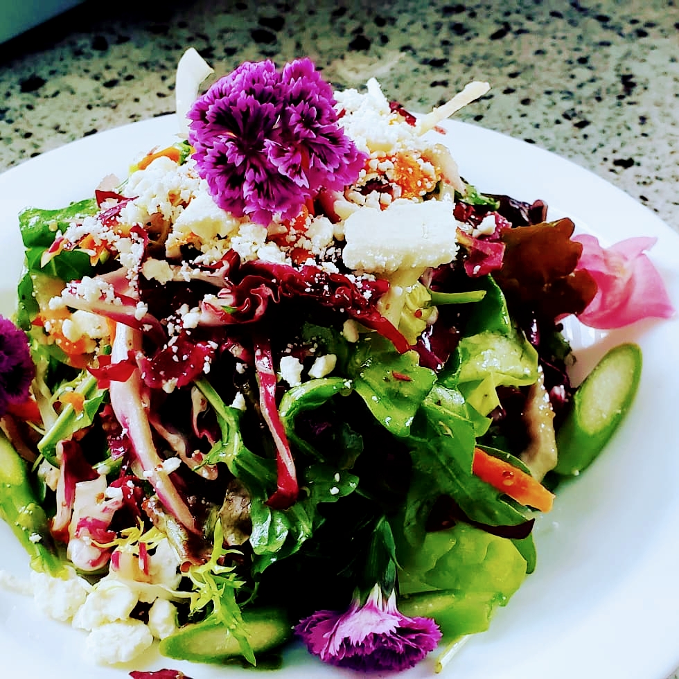 Krew kitchen and catering | 317 Atherley Rd, Orillia, ON L3V 1N8, Canada | Phone: (705) 259-5739
