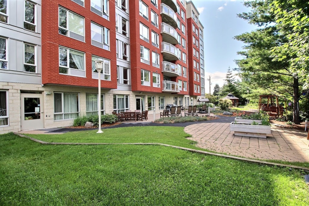Résidence Vivalis | 300 Av Stillview, Pointe-Claire, QC H9R 0A1, Canada | Phone: (514) 694-4141