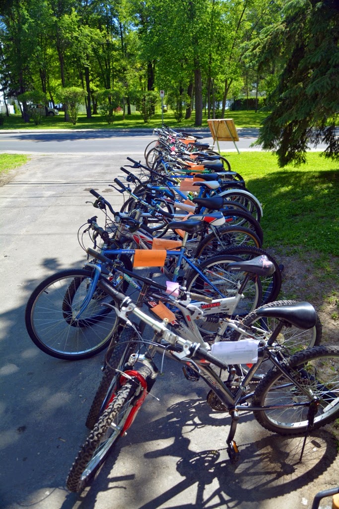Le Zèbre Rouge | 115 Chemin de Lotbinière, Vaudreuil-Dorion, QC J7V 2T7, Canada | Phone: (450) 424-2422