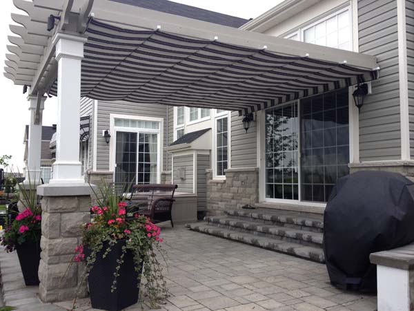 Jans Awnings & Rollshutters | 3430 Dunrobin Rd, Woodlawn, ON K0A 3M0, Canada | Phone: (613) 832-2345