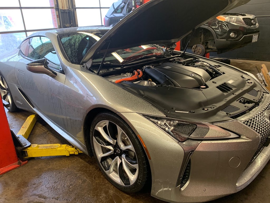 Oakville Auto Centre | 210 North Service Rd W, Oakville, ON L6M 2Y2, Canada | Phone: (905) 842-5678