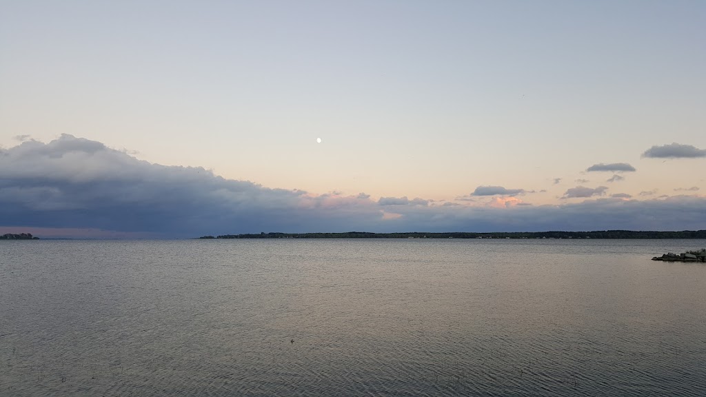 Harbourview Marina Restaurant | 5 Bay St W, Brighton, ON K0K 1H0, Canada | Phone: (613) 475-1515