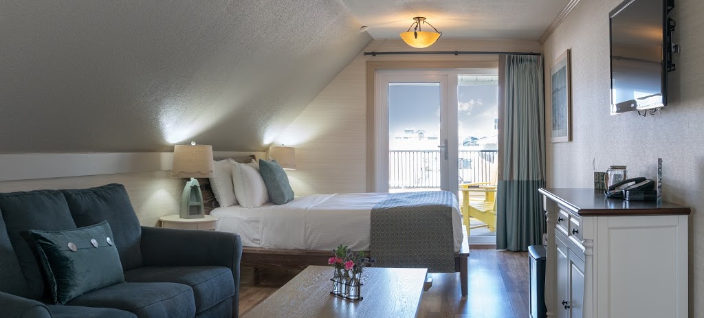 Prestige Beach House Kelowna | 1675 Abbott St, Kelowna, BC V1Y 8S3, Canada | Phone: (250) 860-7900