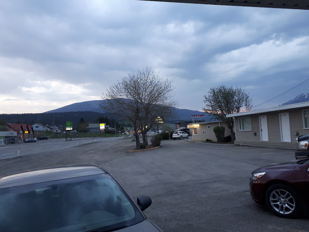 Paddock Inn Motel | 8322 20 Ave, Coleman, AB T0K 0M0, Canada | Phone: (403) 753-2408