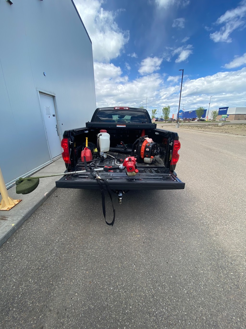 M & M Janitorial/Property maintenance | 52 Isherwood Close, Olds, AB T4R 0B6, Canada | Phone: (403) 586-0410