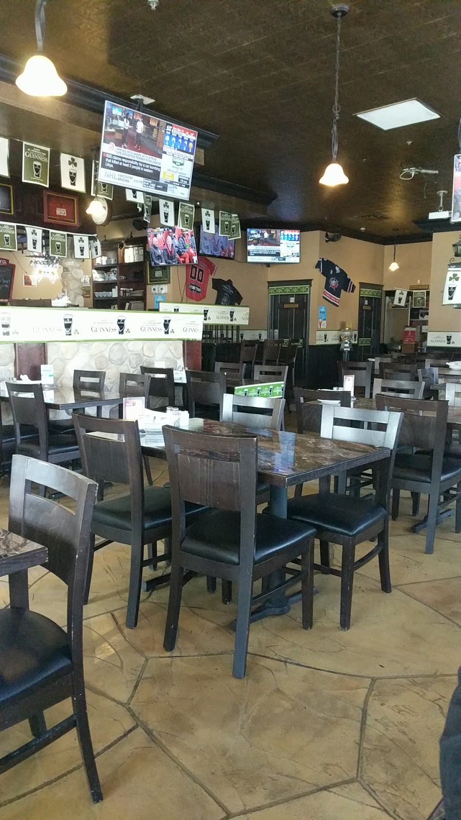 A Stones Throw Pub & Grill | 39 Martin Rd, Bowmanville, ON L1C 4W6, Canada | Phone: (905) 623-0111