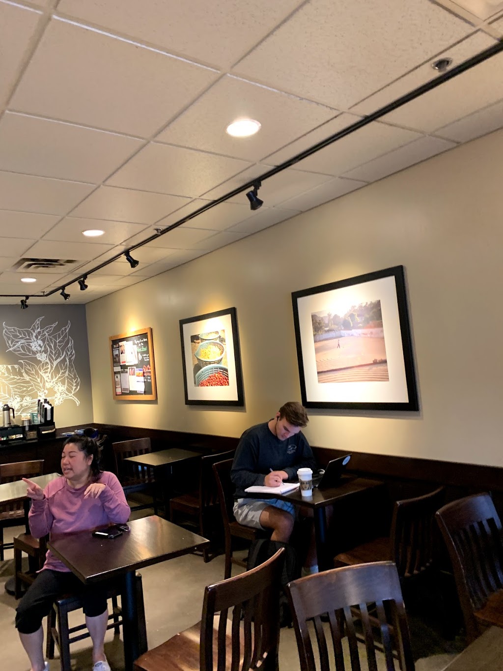 Starbucks | 3995 Quadra St #103, Victoria, BC V8X 1J8, Canada | Phone: (250) 727-6394