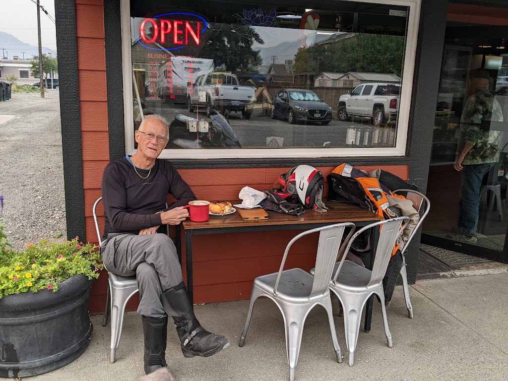 Ashcroft Bakery and Coffee Shop | 303 3rd St, Ashcroft, BC V0K 1A0, Canada | Phone: (250) 453-9212