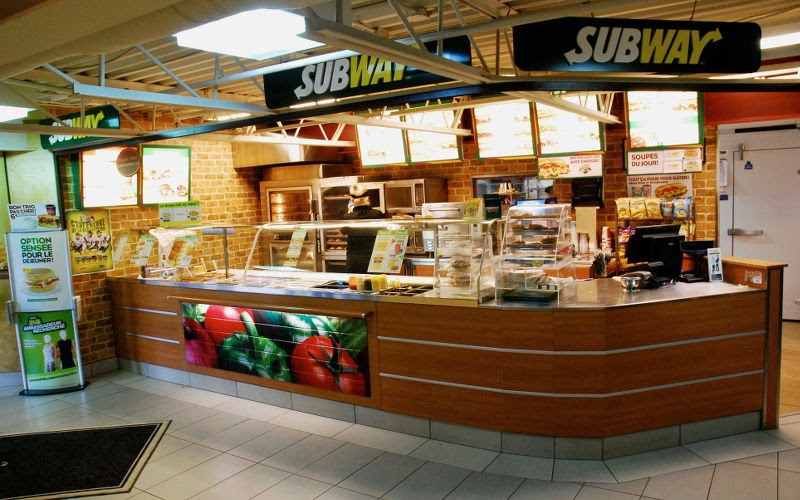 Subway | 2500 Chemin des Quatre-Bourgeois, Québec, QC G1V 4R2, Canada | Phone: (418) 780-8787